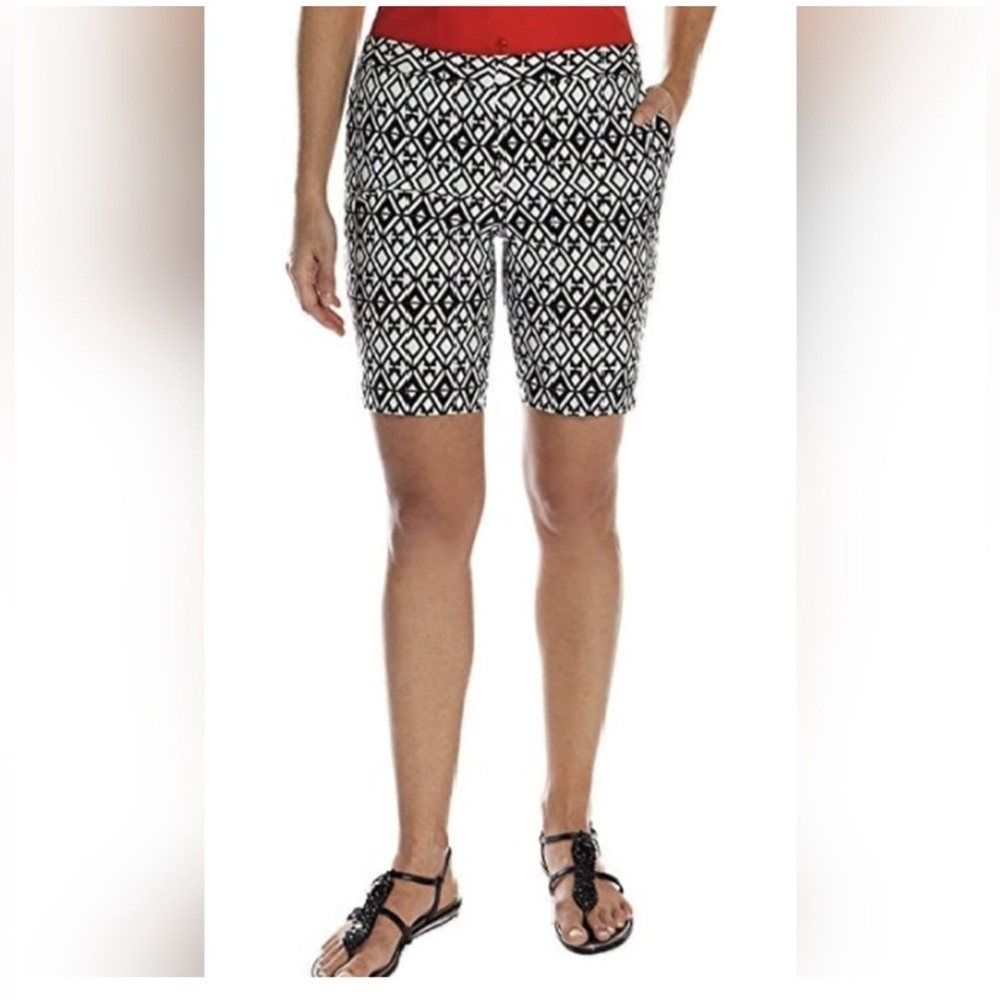 Mario Serrani Italy Abstract Print Black White Bermuda Shorts Size 12 NWT